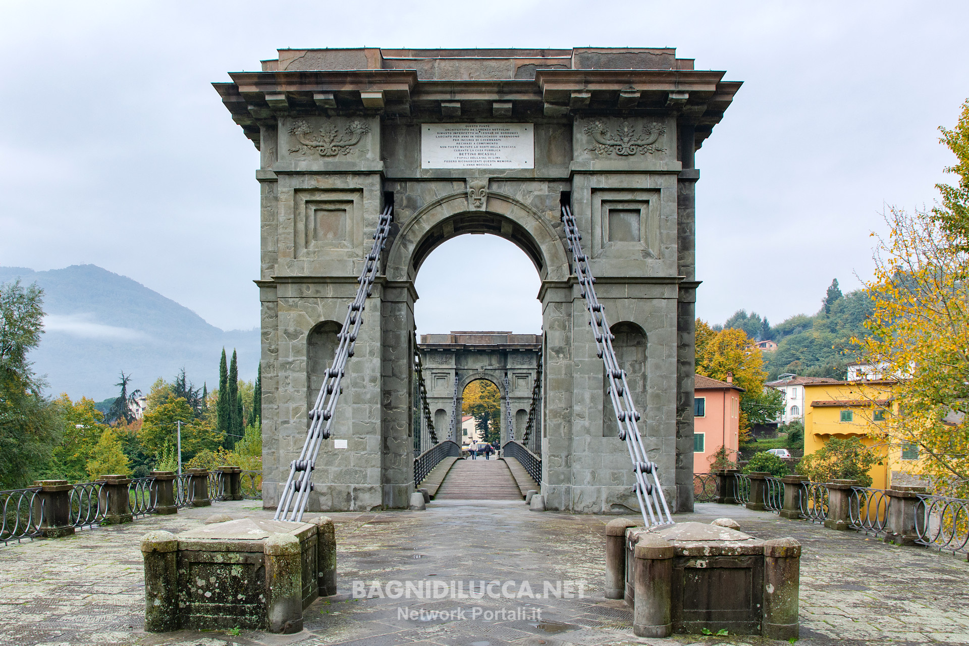 Il Ponte delle Catene sul fiume Lima nella frazione di Fornoli a Bagni di Lucca